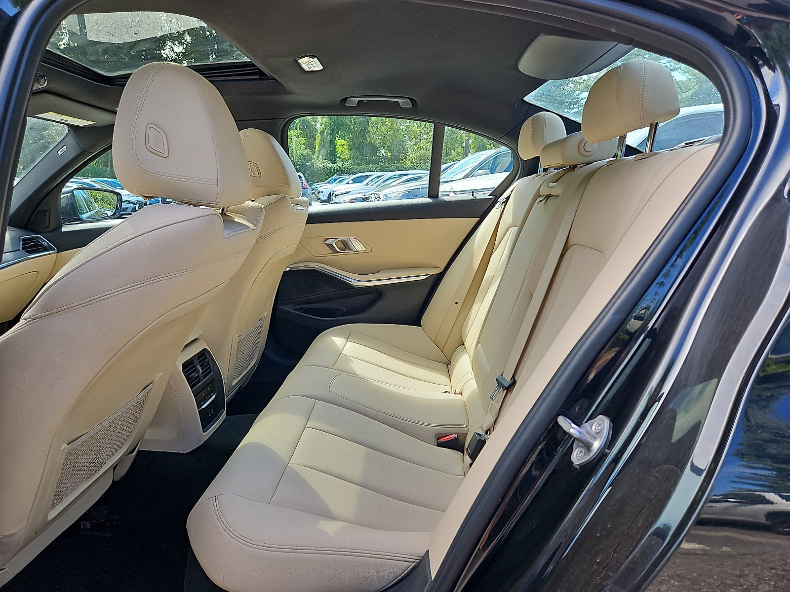 Used 2021 BMW 330i Sedan RWD image 11