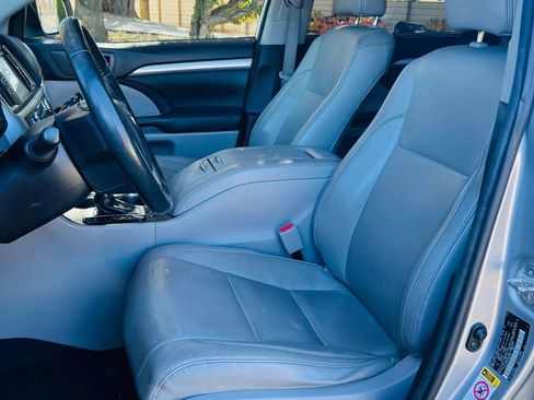 Used 2018 Toyota Highlander XLE image 9
