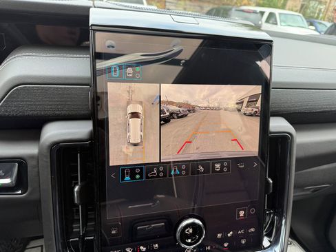 New 2026 GMC Yukon AT4 Ultimate w/ LPO, Illumination Package image 40