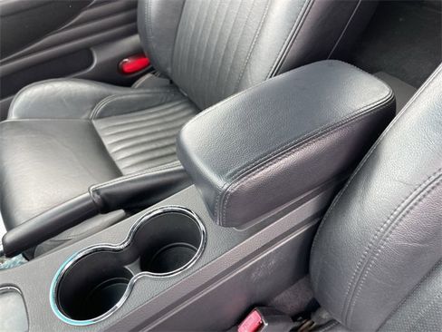 Used 2004 Ford Thunderbird image 18