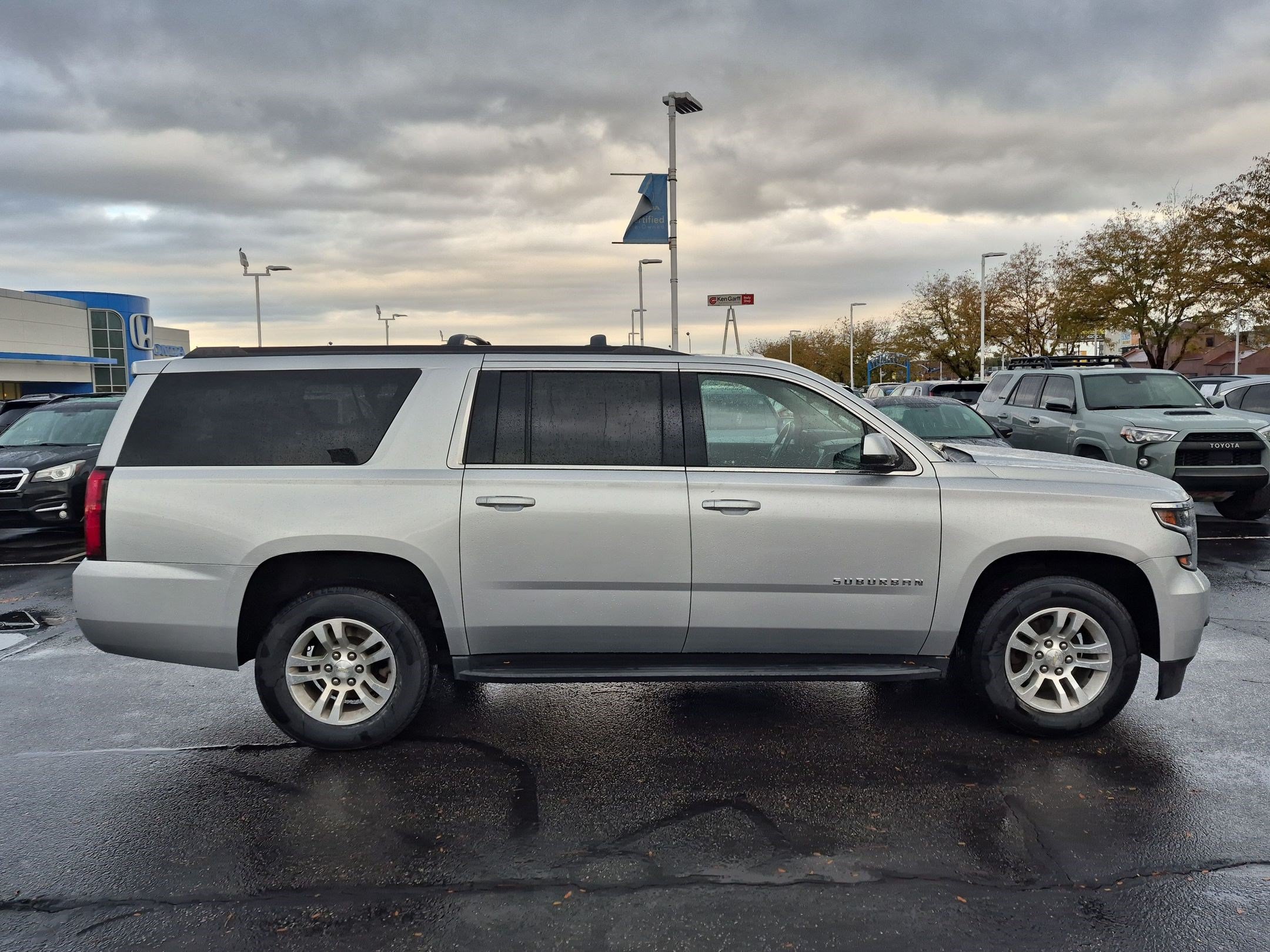 Used 2019 Chevrolet Suburban LS w/ Max Trailering Package AWD/4WD image 2