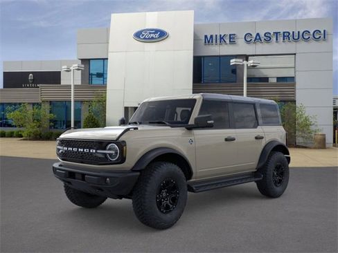 New 2025 Ford Bronco Outer Banks w/ Sasquatch Package image 1