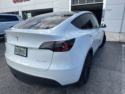 Used 2023 Tesla Model Y Long Range image 7