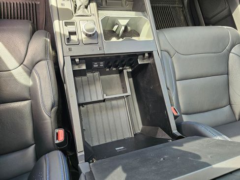 Used 2024 Toyota Tundra Platinum AWD/4WD image 29