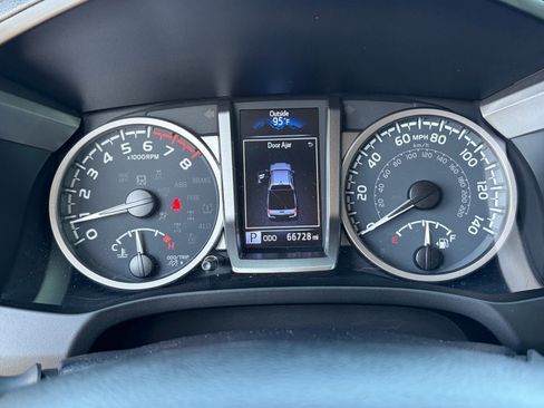 Used 2021 Toyota Tacoma SR5 RWD image 25