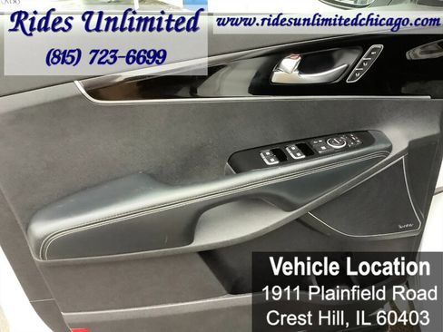 Used 2017 Kia Sorento SX image 12