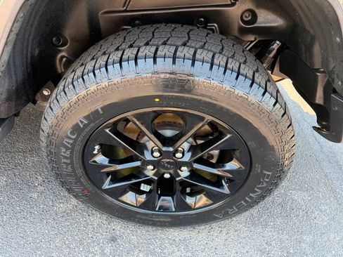 Used 2021 Jeep Wrangler Unlimited Sahara AWD/4WD image 12