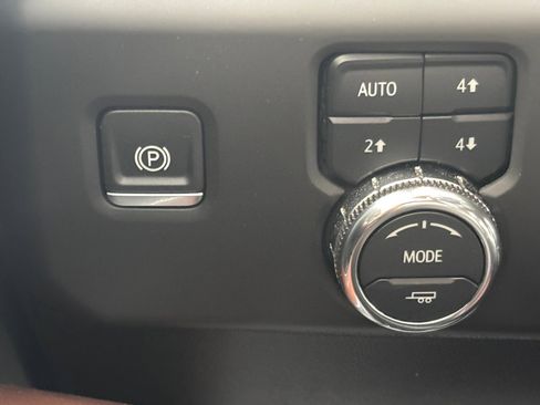 Used 2025 GMC Sierra 2500 Denali Ultimate image 33