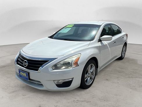 Used 2013 Nissan Altima 2.5 SV FWD image 1