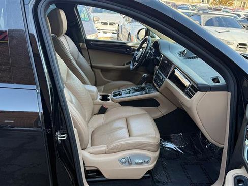 Used 2020 Porsche Macan w/ Premium Package Plus image 10