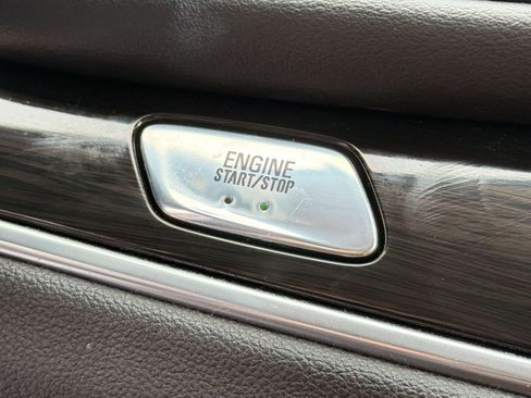 Used 2019 Buick Enclave Essence FWD image 26
