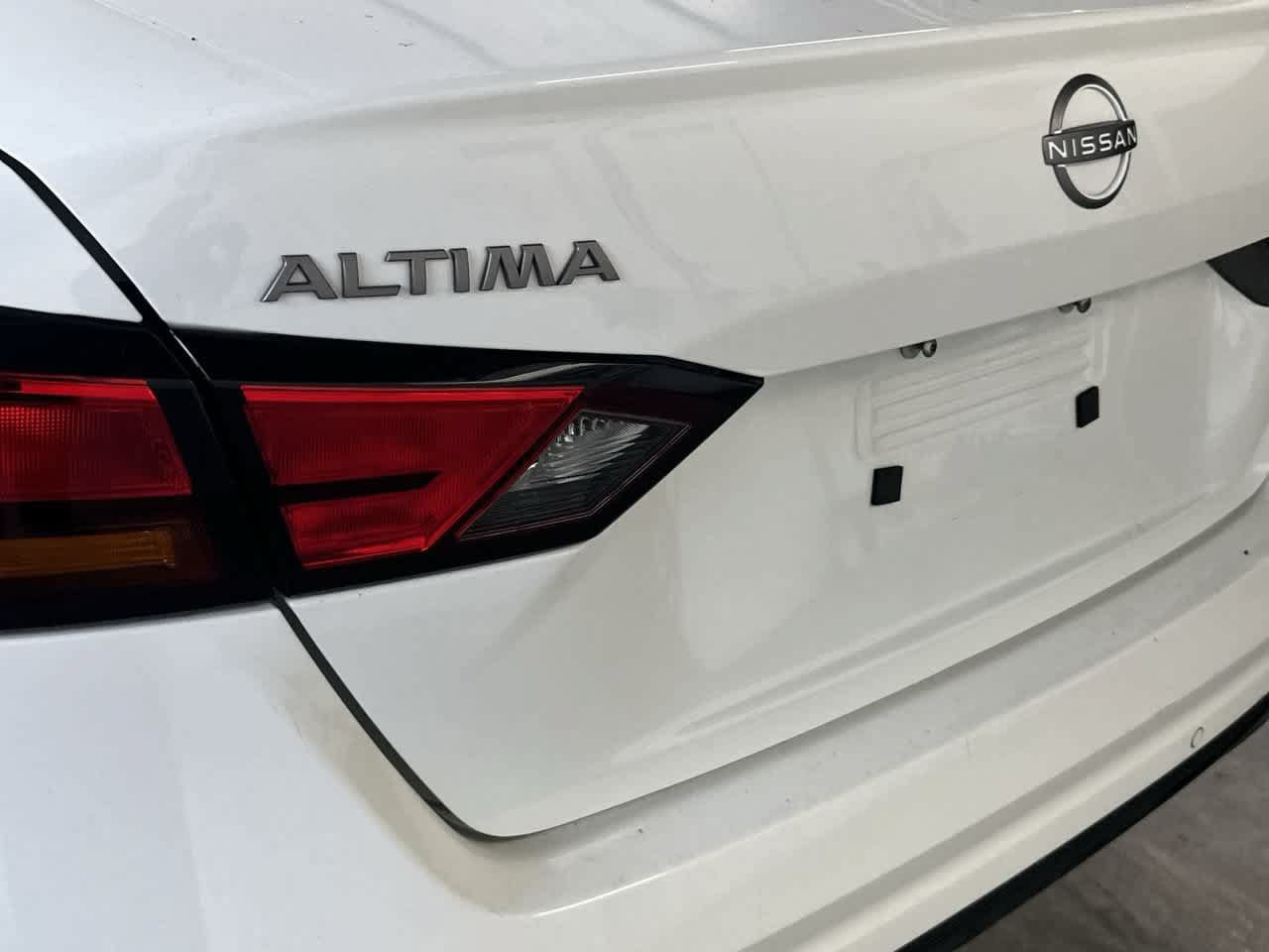 Used 2024 Nissan Altima 2.5 SR FWD image 10