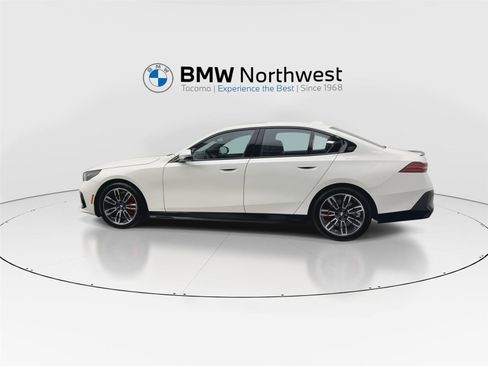 Used 2025 BMW 530i xDrive w/ M Sport Package image 11