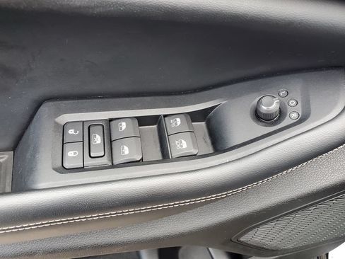 Used 2023 Jeep Grand Cherokee Altitude AWD/4WD image 15