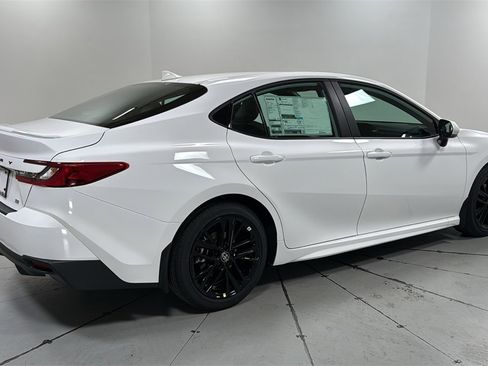 New 2026 Toyota Camry SE image 5