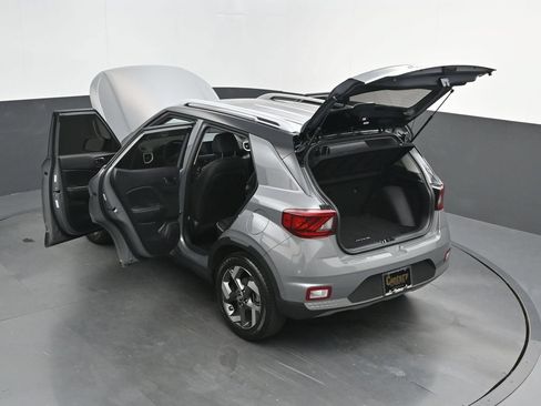 Used 2023 Hyundai Venue Limited FWD image 42