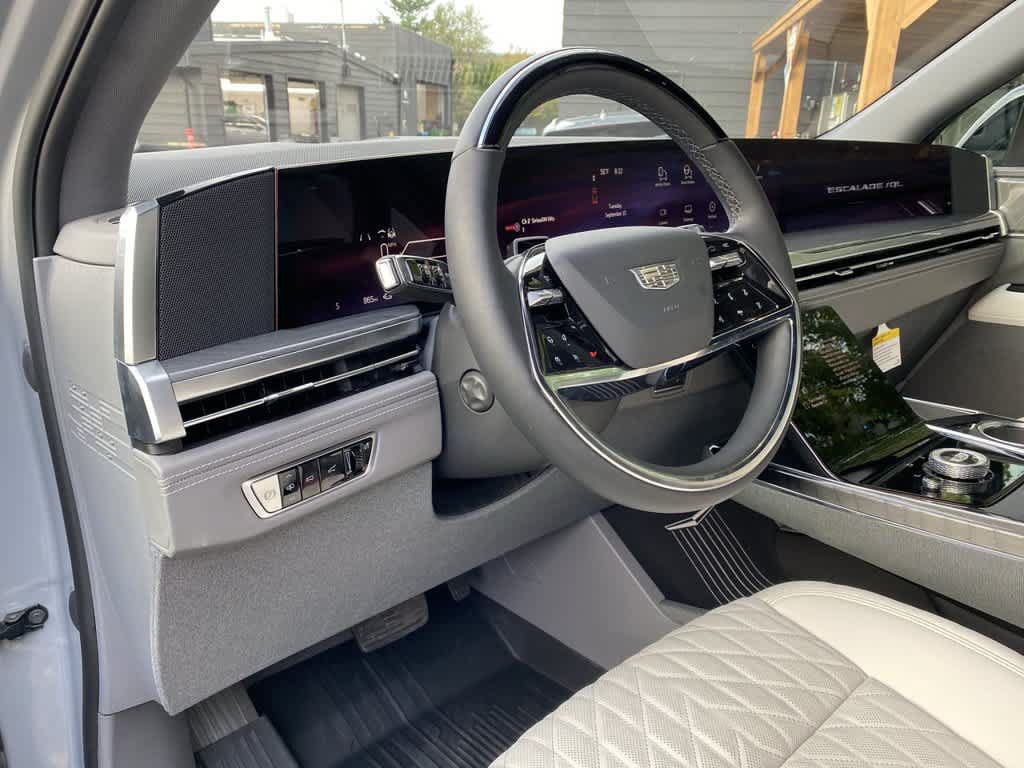 Certified 2026 Cadillac Escalade IQL Sport 1 w/ LPO, ONYX Package AWD/4WD image 2