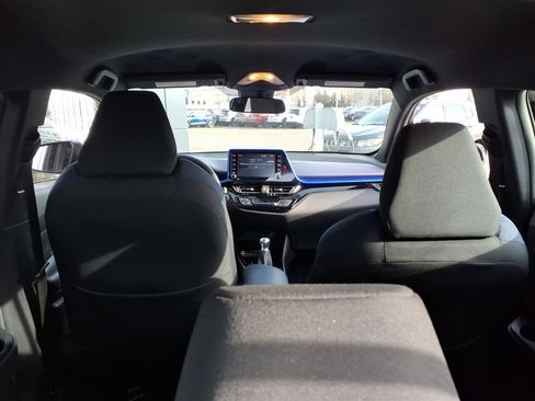 Used 2021 Toyota C-HR XLE image 20