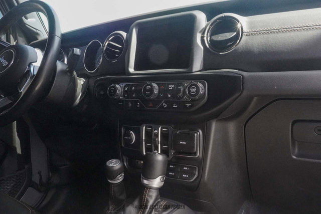 Used 2022 Jeep Wrangler Unlimited Sahara AWD/4WD image 37