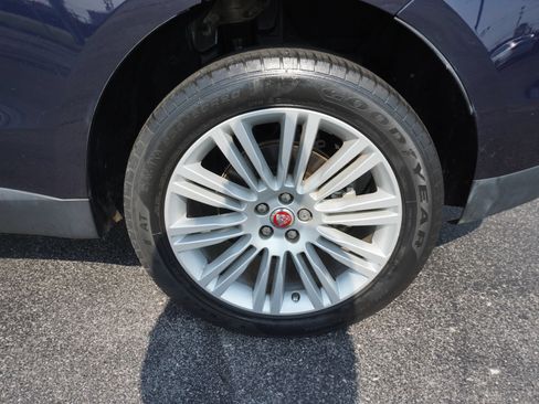 Used 2019 Jaguar F-PACE Portfolio AWD/4WD image 31