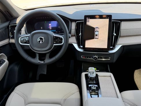 New 2026 Volvo XC90 B5 Plus AWD/4WD image 9