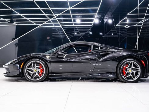 Used 2022 Ferrari F8 Tributo RWD image 11