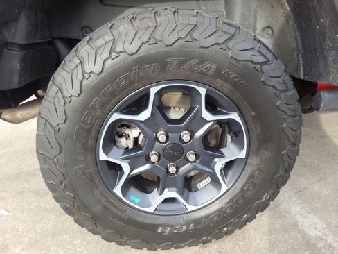 Used 2023 Jeep Wrangler Unlimited Rubicon 4xe image 25