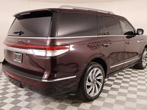 Used 2023 Lincoln Navigator Reserve AWD/4WD image 22