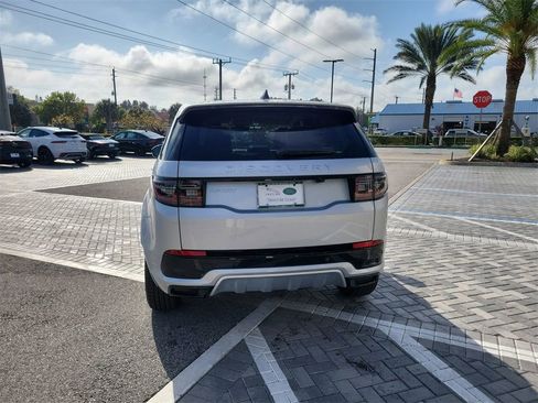 New 2025 Land Rover Discovery Sport S image 4