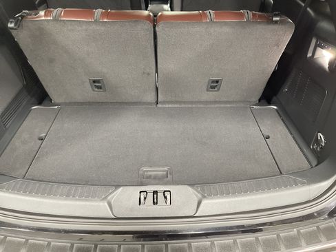 Used 2024 Ford Explorer Platinum w/ Technology Package image 15