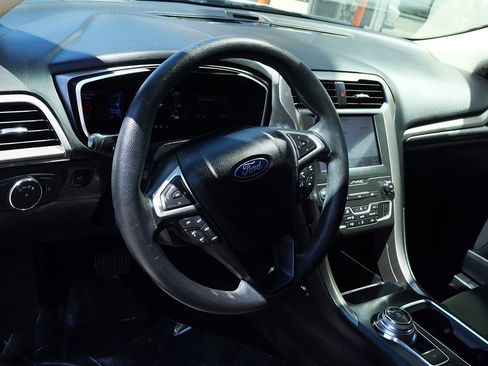 Used 2020 Ford Fusion SE image 38