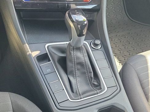 Certified 2025 Volkswagen Jetta S FWD image 25
