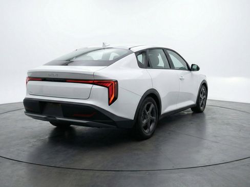 Used 2025 Kia K4 LXS FWD image 9