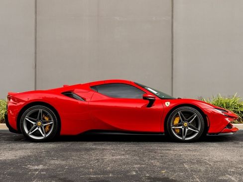 Used 2023 Ferrari SF90 Spider image 6