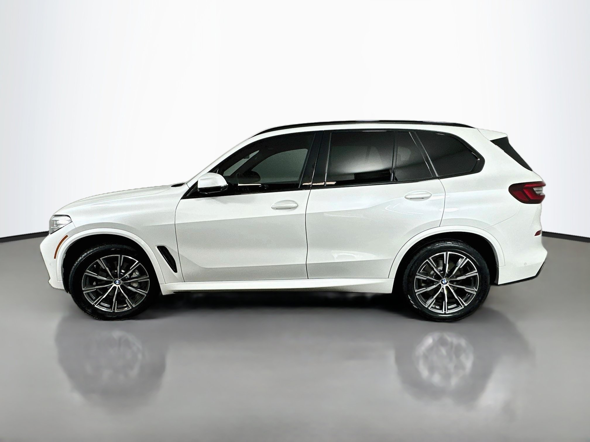 Used 2020 BMW X5 xDrive40i w/ M Sport Package AWD/4WD image 4