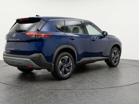 Used 2025 Nissan Rogue SV FWD image 9