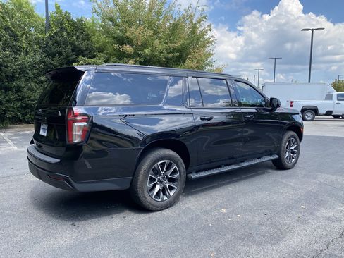 Used 2023 Chevrolet Suburban Z71 w/ Luxury Package AWD/4WD image 9