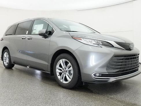 New 2026 Toyota Sienna Limited FWD image 29