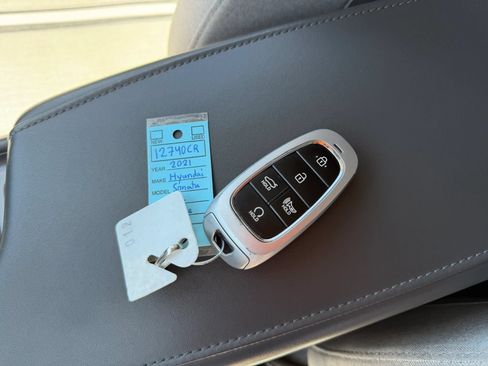 Used 2021 Hyundai Sonata SEL w/ Convenience Package FWD image 2