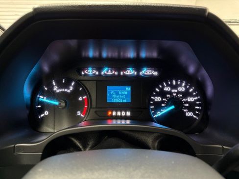 Used 2022 Ford F550 XL Crew Cab 203 4WD w/ Power Equipment Group image 17
