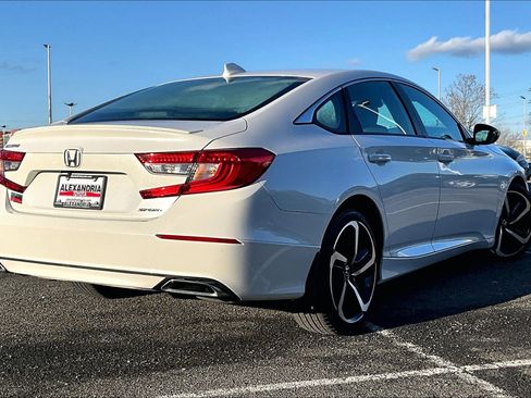 Used 2018 Honda Accord Sport image 12