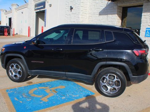 Used 2022 Jeep Compass Trailhawk w/ Trailhawk Elite Group image 12