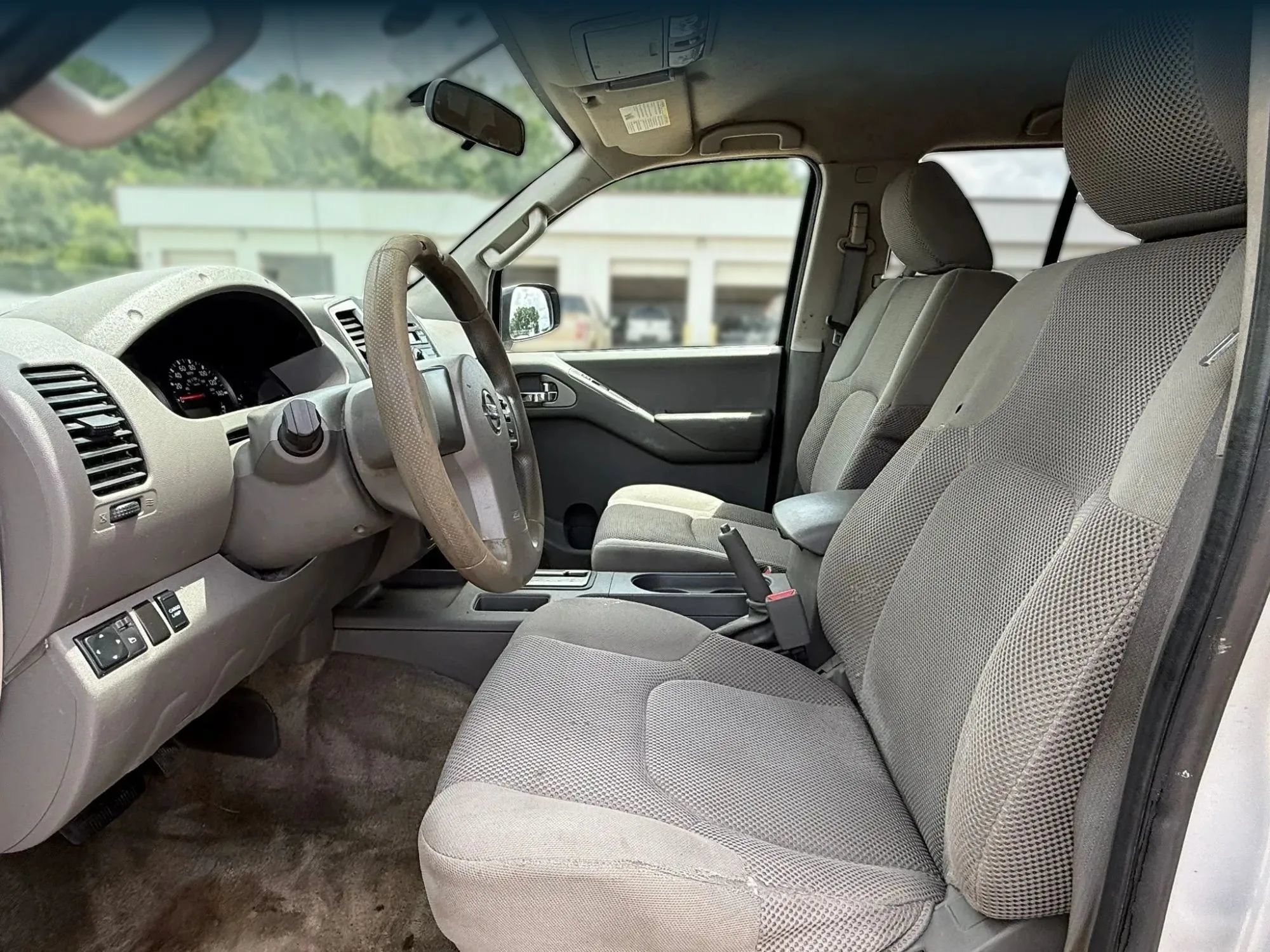 Used 2012 Nissan Frontier SV AWD/4WD image 2