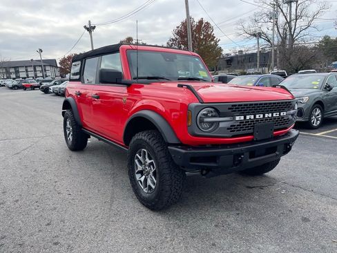 Used 2024 Ford Bronco Badlands image 8