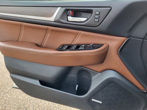 Used 2018 Subaru Outback 2.5i Touring image 14