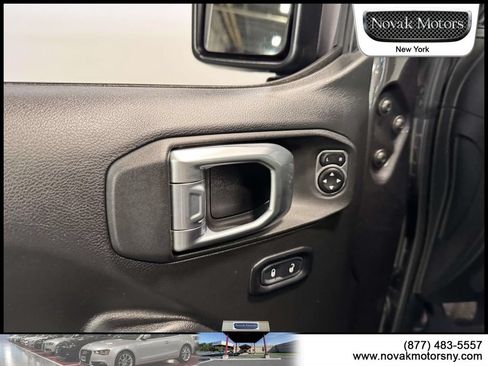 Used 2022 Jeep Wrangler Unlimited Sport AWD/4WD image 13