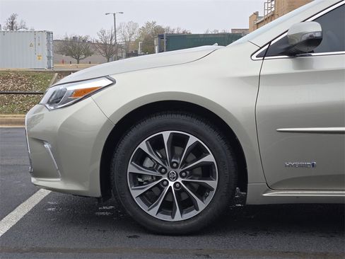 Used 2016 Toyota Avalon XLE Premium image 8