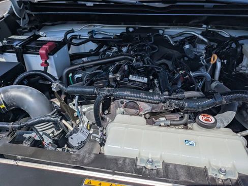 Used 2024 Toyota Tacoma Limited w/ Limited Package (LT) image 22