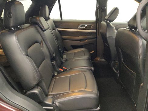 Used 2019 Ford Explorer XLT FWD image 19