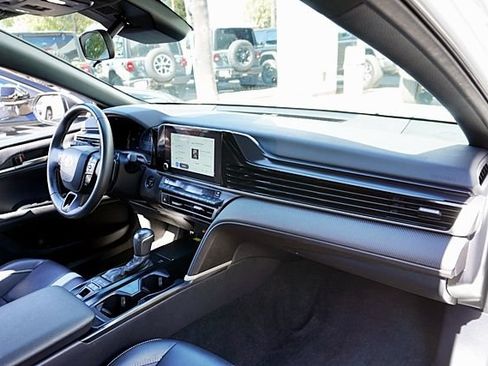 Used 2025 Toyota Camry SE FWD image 11